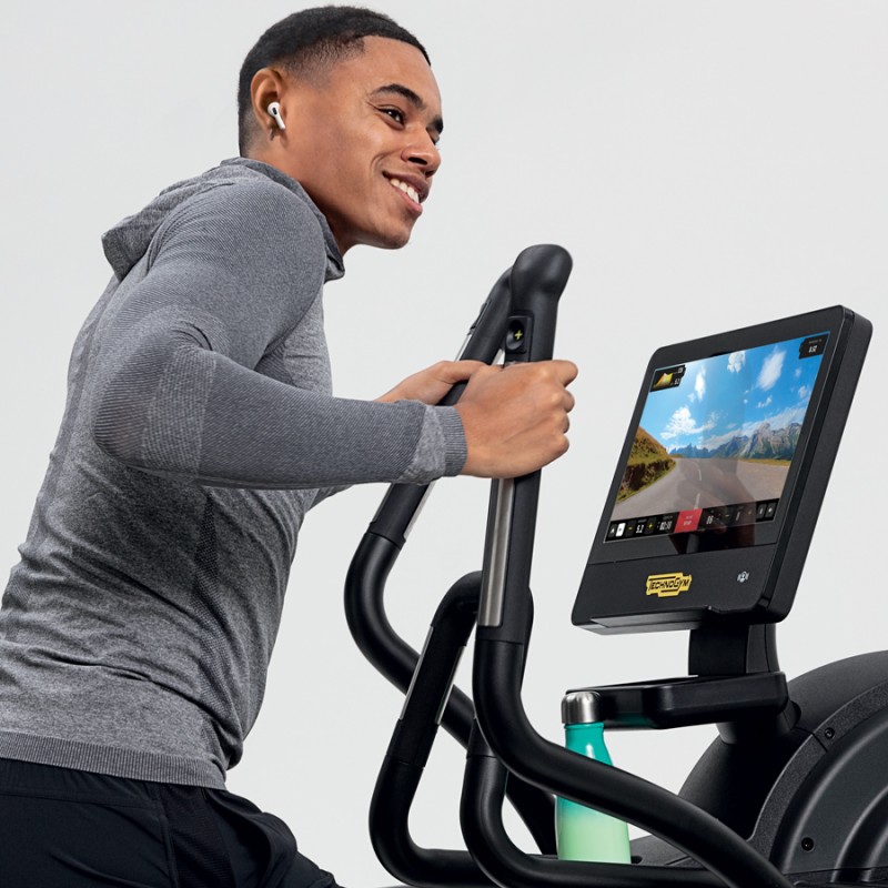 Эллиптический тренажер Technogym Excite Live Vario