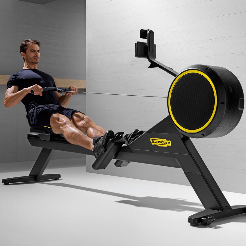 Гребной тренажер Technogym Skillrow