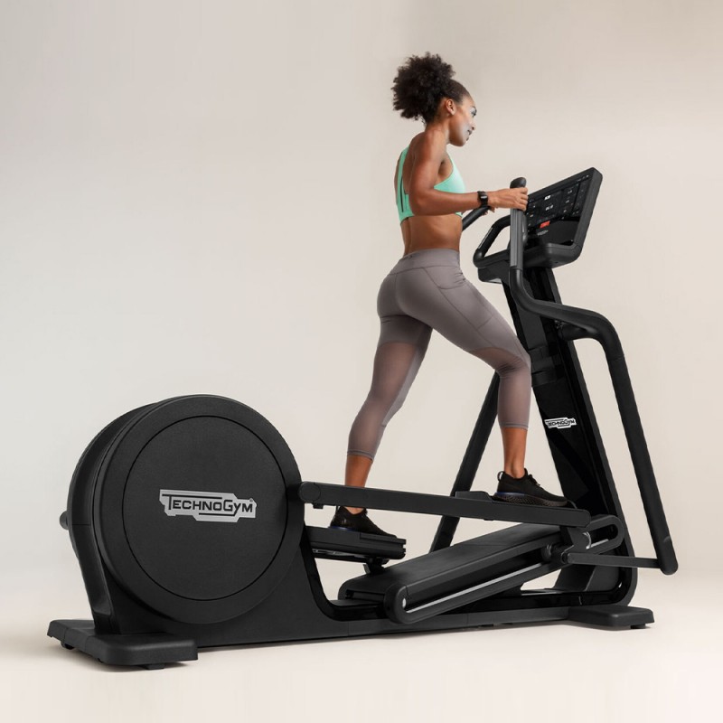 Эллиптический тренажер Technogym Artis Synchro