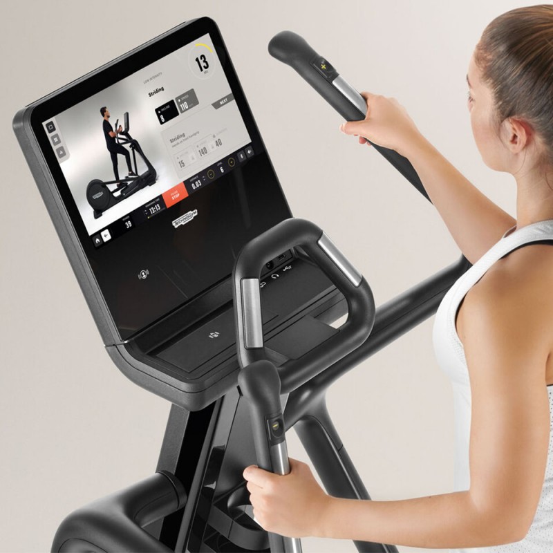 Эллиптический тренажер Technogym Artis Synchro