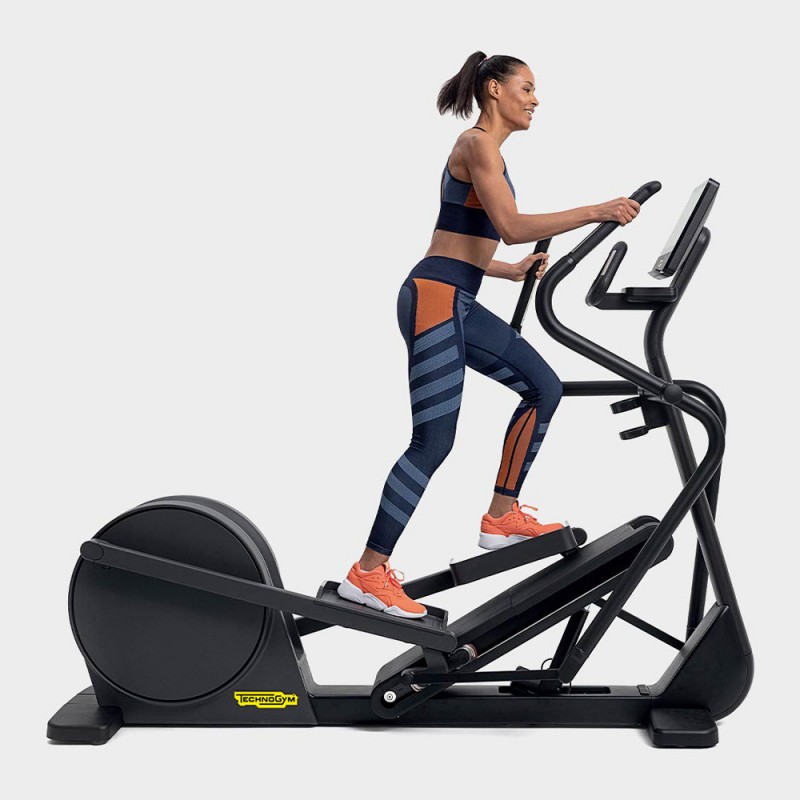 Эллиптический тренажер Technogym Excite Live Synchro