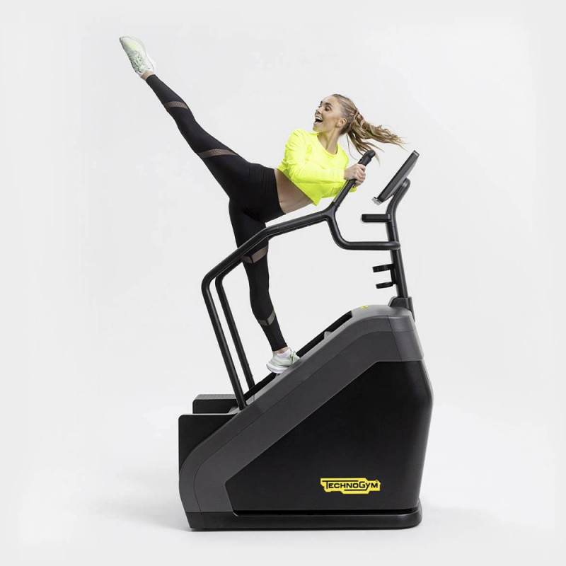 Лестничный тренажер Technogym Climb Excite Live